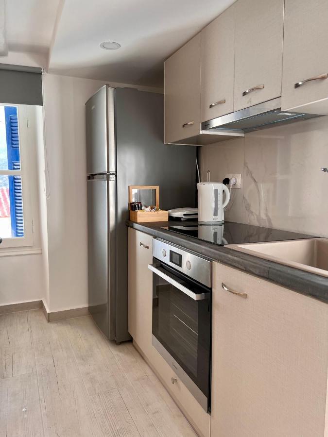 Camara'S Gem Apartment Poros Town Ngoại thất bức ảnh