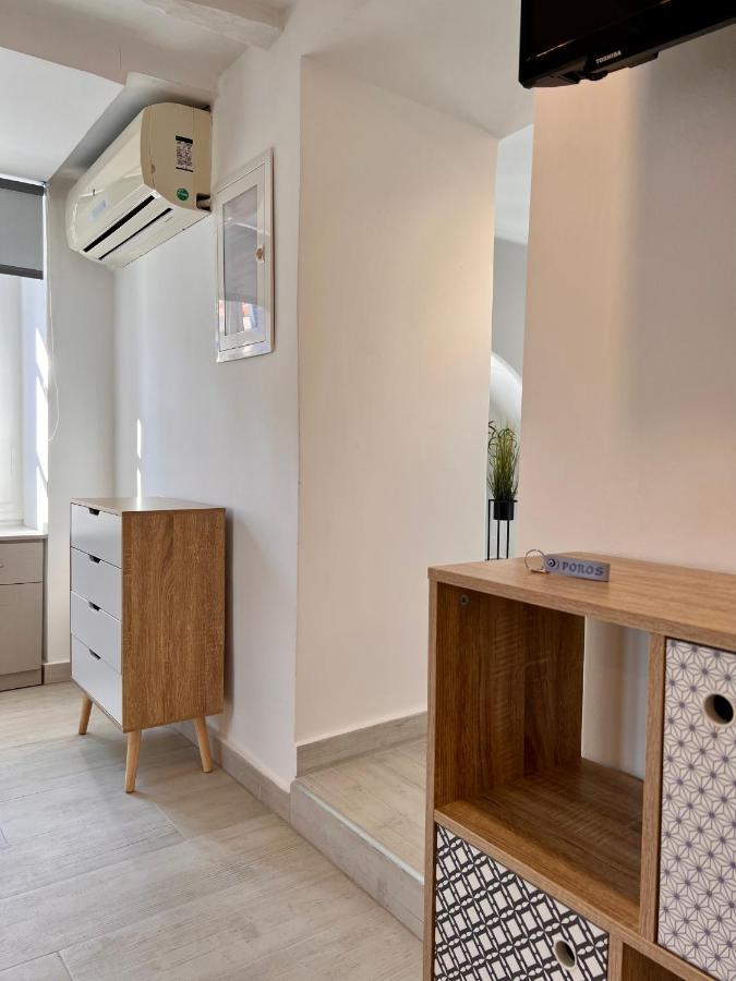 Camara'S Gem Apartment Poros Town Ngoại thất bức ảnh