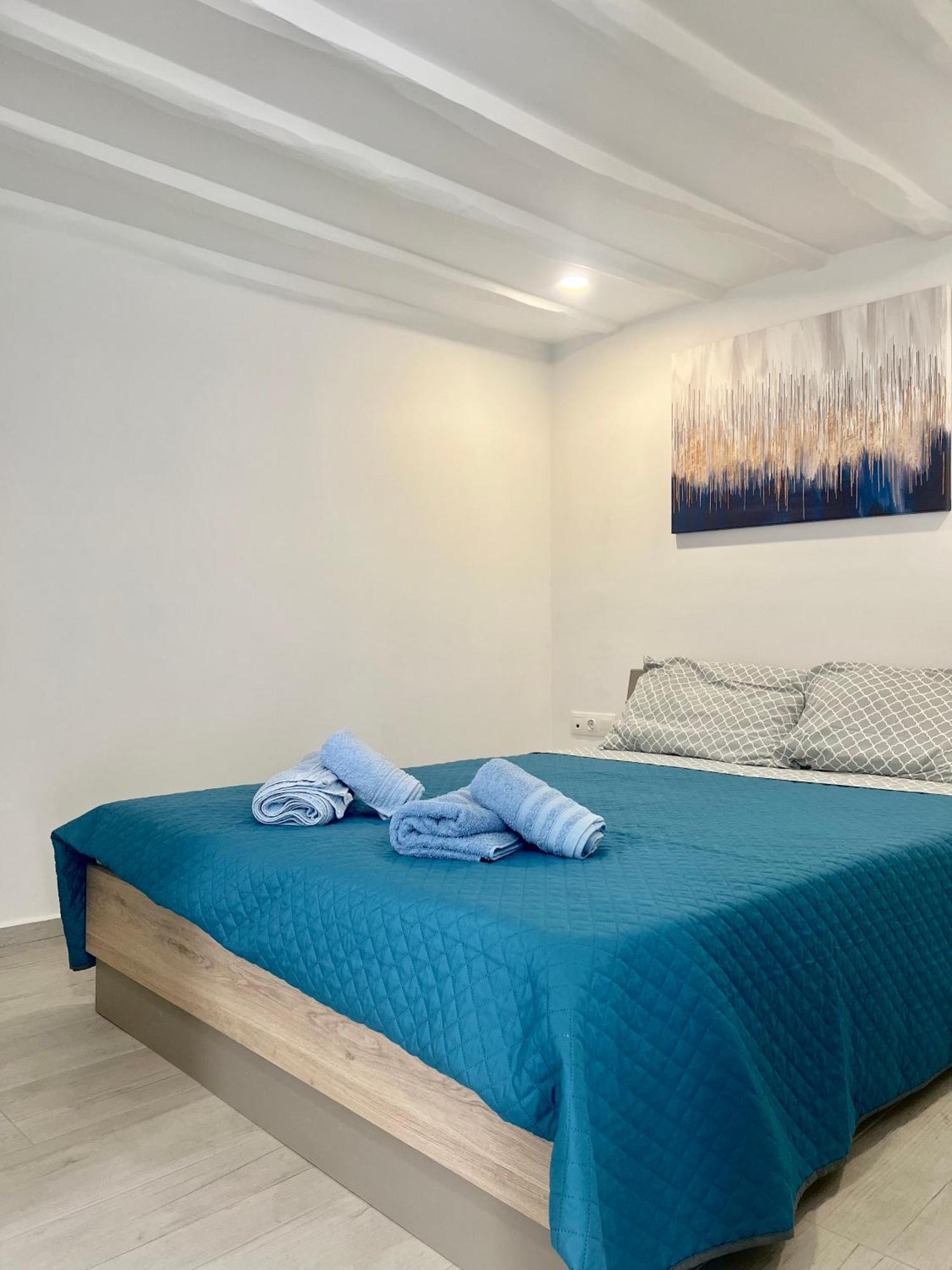 Camara'S Gem Apartment Poros Town Ngoại thất bức ảnh